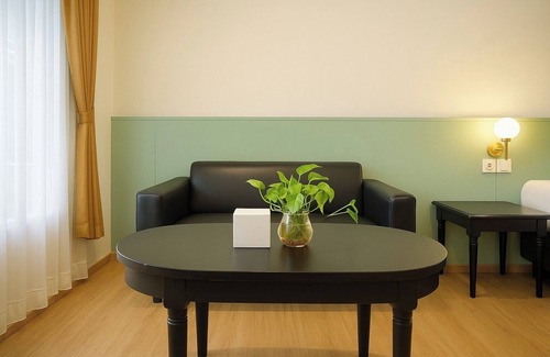 Jakarta Utara Hotel | Welcome to d'Arcici Plumpang: Family-Friendly Retreat