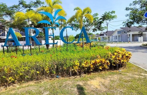 Sungai Pelek House | Guest Rated 9.8: D'Areca Muslim Homestay for Families