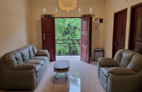 Yogyakarta House | Discover D'Aurora Homestay: 4-Star Family-Friendly Retreat