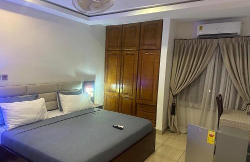 Kumasi House | Prime Location at D Barfi Guesthouse with Family-Friendly Vibes