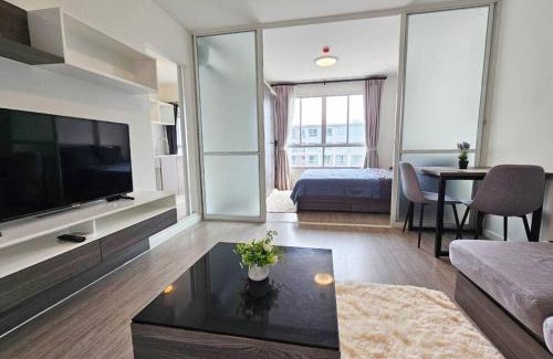 Chiang Mai Apartment | Top-Rated D Condo Ping: Poolside Retreat Near Central Festival