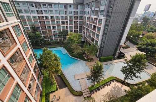 Chiang Mai Apartment | Top-Rated D Condo Ping: Poolside Retreat Near Central Festival