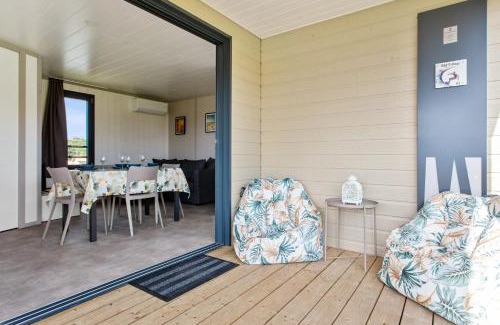 Saubrigues House | Pet-Friendly D&D Cottage - Welkeys with Oceanfront Views