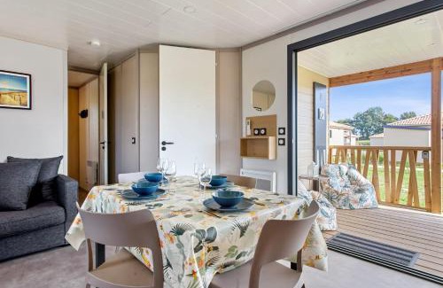 Saubrigues House | Pet-Friendly D&D Cottage - Welkeys with Oceanfront Views