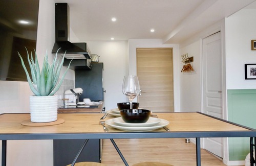 Saint-Hilaire-Petitville Apartment | D-DAY SUITES:Avallon 25m²/Centre Ville-/2pers/2min from train station/15min from Utah Beach