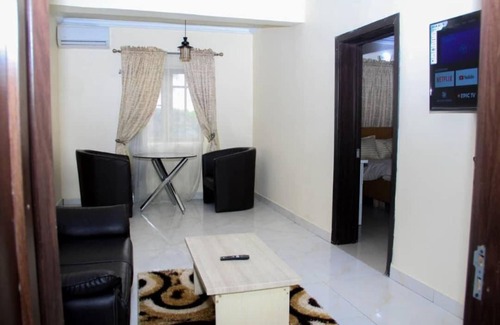 Port Harcourt Hotel | Enjoy Breakfast at D Dov Guest House - Family Friendly Stay