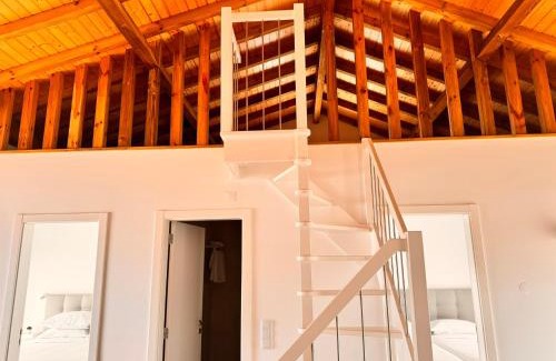 Mouraria Villa | Discover D'Felicidade: Oceanfront Retreat with Pool Access