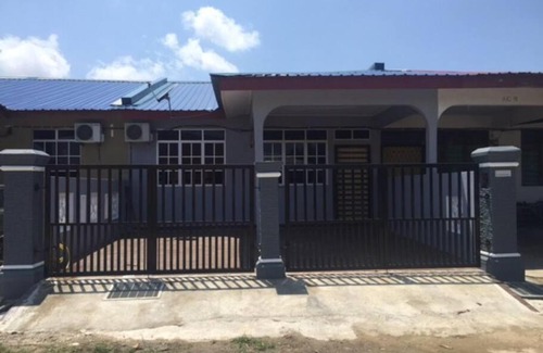 Kampung Geliga Besar House | Escape to D'FIEZA HOMESTAY KEMAMAN with Ocean Views