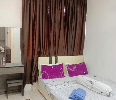 Wakaf Che Yeh Apartment | Welcoming D'Irish Homestay: Family-Friendly Retreat Awaits