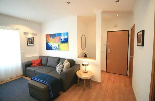 Cacilhas Apartment | Family-Friendly D. João I Apartment with High Guest Ratings