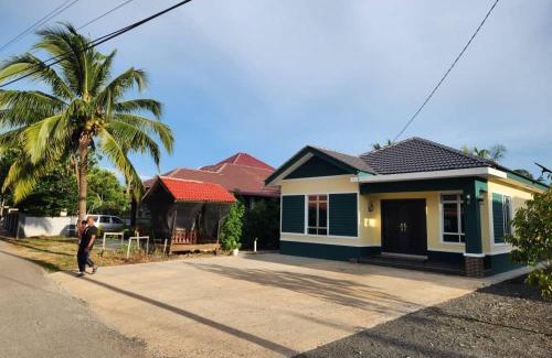 Pernu House | Discover D'Kampung Homestay Melaka with Family-Friendly Amenities