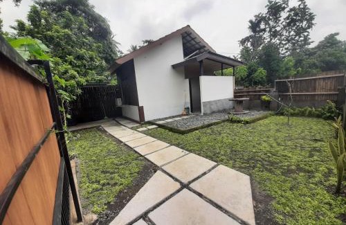 Kecamatan Masbagik House | D' La Calma Guest House