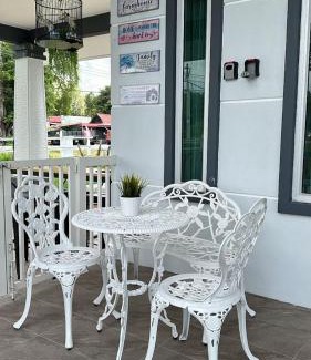 Pendang District House | Top-Rated D'LaMar Homestay with Kitchen Amenities
