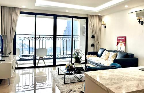 Quang An Apartment | D Le Roi Soleil Premium Suites