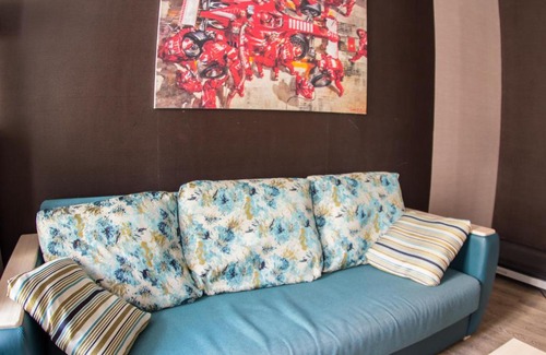 Tsentralny Apartment | Convenient D&M Mayak with Wheelchair Access and Great Reviews