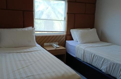 Bandung Hotel | Inviting D'ninety Six Inn Gunungkidul with Breakfast Included