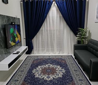 Kampung Rawa Apartment | Top-Rated D'noor Homestay: Poolside Comfort Near Putrajaya