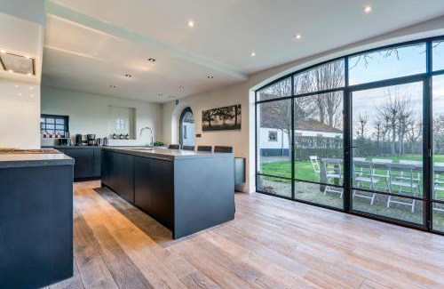 Damme Villa | Enjoy Family-Friendly Stays at d'Oude Schaapskooi, Damme