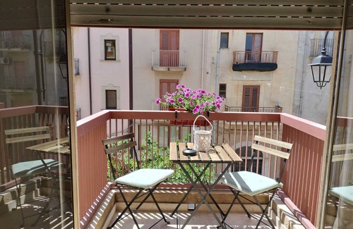 Salemi Apartment | D&P Suites 2 Salemi