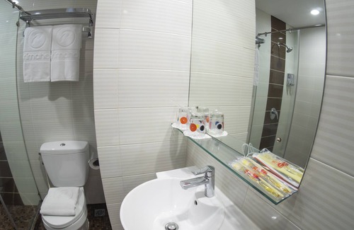 Melawai Hotel | Discover d'primahotel Melawai Blok M: Family-Friendly Stay