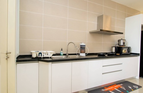 Medini Apartment | Family-Friendly D Pristine Suite with Pool & Breakfast