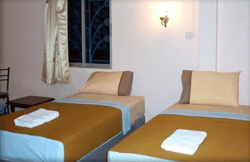 Old Phuket Town House | Budget-Friendly D's Corner & Guesthouse with Breakfast