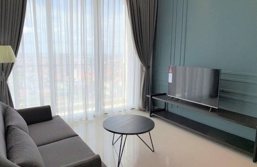 Phnom Penh City Centre Hotel | Cozy D Suites at The Skyline with Kitchen & Breakfast Included