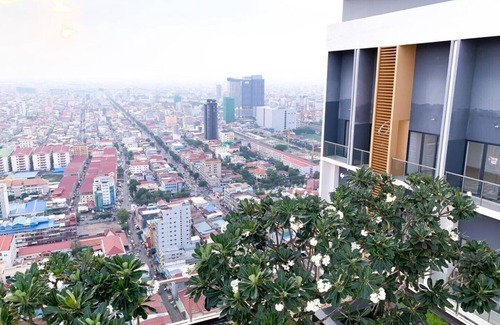 Prampir Makara Apartment | Cozy D'Suites at The Skyline with Pool Access