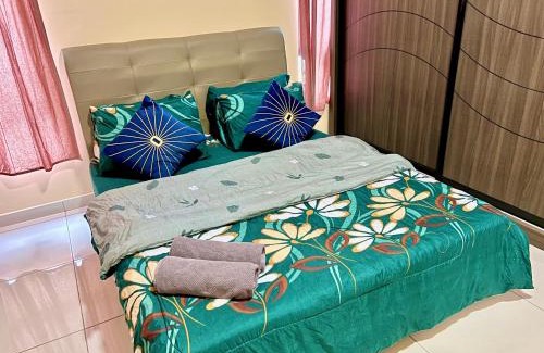 Kempas Apartment | Budget-Friendly D'summit Residences with Pool & Family Perks
