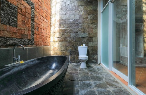 Pemogan Hotel | Discover D'uma Residence: Relaxing Pool and Spa Retreat