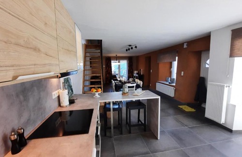 Nadrin House | Explore D'un coin à l'autre: Family-Friendly Retreat