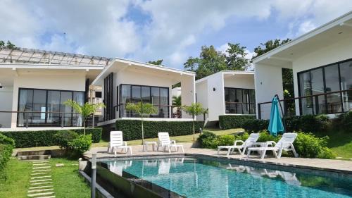 Choeng Mon House | Family-Friendly D-Valley in Koh Samui with Pool Access