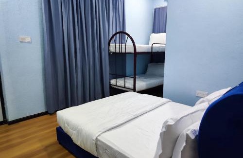 Kampung Dusun Rendah House | Relax at D’wokah Roomah with Oceanfront Pool Access