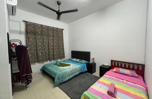 Kampung Salak Tinggi Apartment | Rated 9/10: D'Zara Homestay with Family-Friendly Amenities