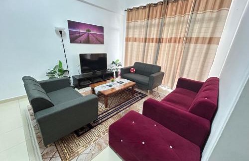 Kampung Salak Tinggi Apartment | Rated 9/10: D'Zara Homestay with Family-Friendly Amenities