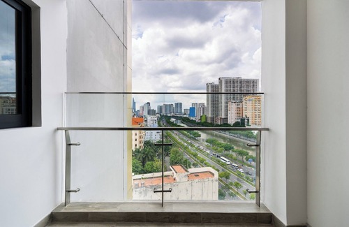 District 1 Apartment | Relax at D1 Mension Building: 4-Star Pool & Spa Retreat