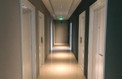 Phan Thong Hotel | Elegant D5 Gold Hotel: Private Beach & Ocean Views Await