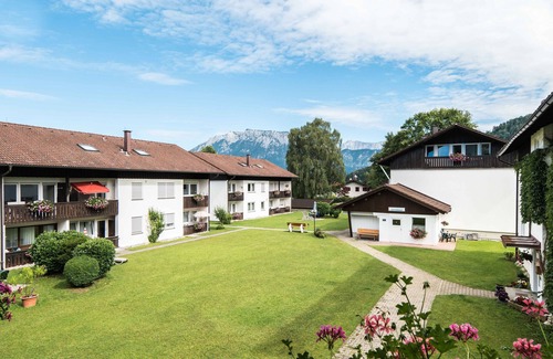 Oberaudorf Apartment | Allergy-Friendly D5 Holiday Apartment with Balcony & Pool