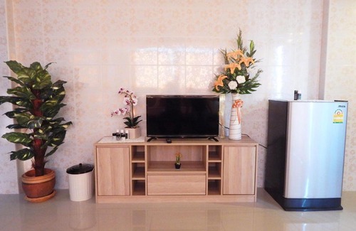 Phan Thong Hotel | Oceanfront D5 Hotel in Nong Tamluang - Rated 8/10 by Guests