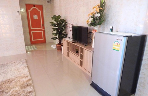 Phan Thong Hotel | Oceanfront D5 Hotel in Nong Tamluang - Rated 8/10 by Guests