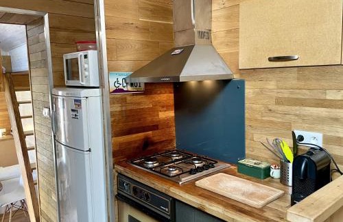 Imphy Apartment | Cozy D5 Cocon Boisé: WiFi, Parking & Family-Friendly