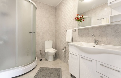 Kabatas Apartment | Bright & Comfortable Suite with Kitchen in Beyoglu