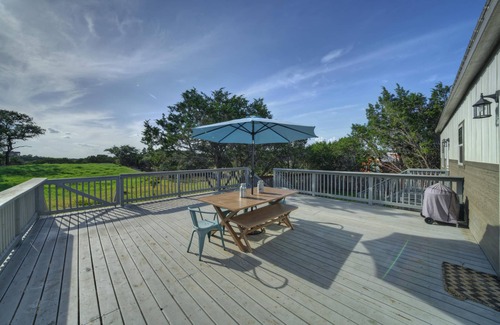 Dripping Springs House | Inviting D6 House: Swim, Hike, Relax with Unique Amenities