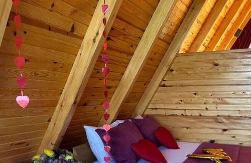 Ardesen Ski Chalet | Relax in a Scenic Bungalow with Hot Tub & Cozy Fireplace