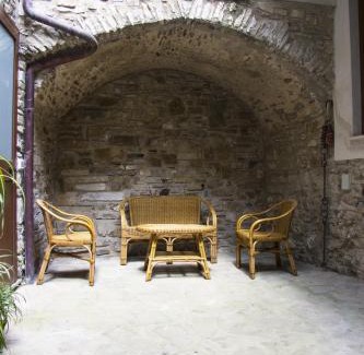 Castellabate Historic Centre House | Family-Friendly Getaway at Da Eva - Rated 9/10 by Guests