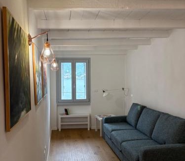 Colonno Apartment | Da Mirella apri la finestra e innamorati del lago!