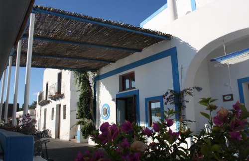 Filicudi Porto Bed & Breakfast | Discover Da Nino sul mare: Oceanfront Escape Awaits