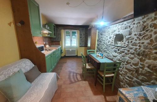 Brugnato Apartment | Highly Rated Da Nonna Mafalda Near 5 Terre with Family Amenities