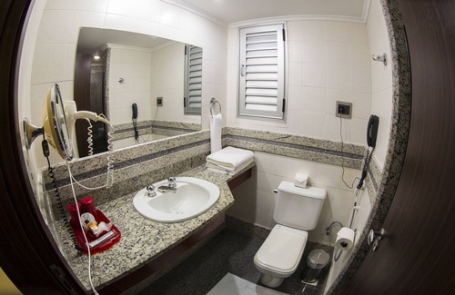 Adrianopolis Hotel | Discover Da Vinci Hotel & Conventions: Family-Friendly Retreat