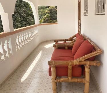 Brusubi Hotel | Budget-Friendly Dabo House with Pool and Breakfast